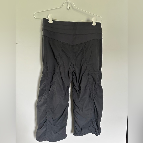 lululemon dance studio mid length size 4 - Picture 7 of 10